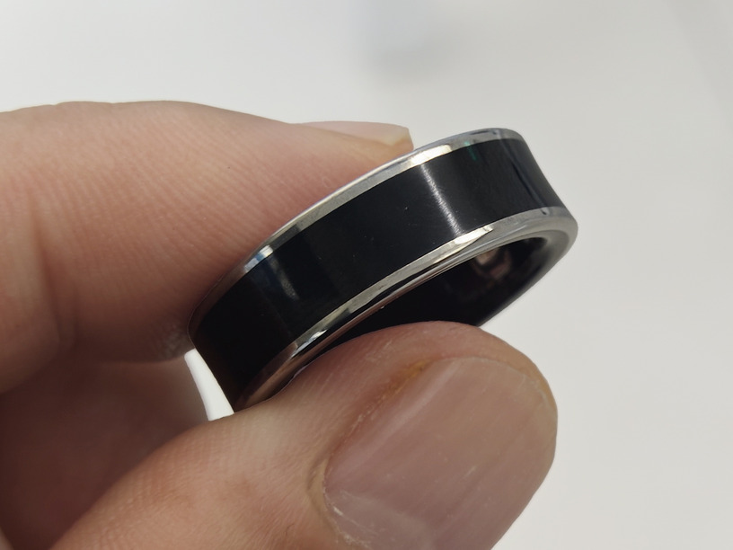 チタン&ブラックがカッコいいGalaxy Ringの新色にしびれる(スマホ沼) 画像