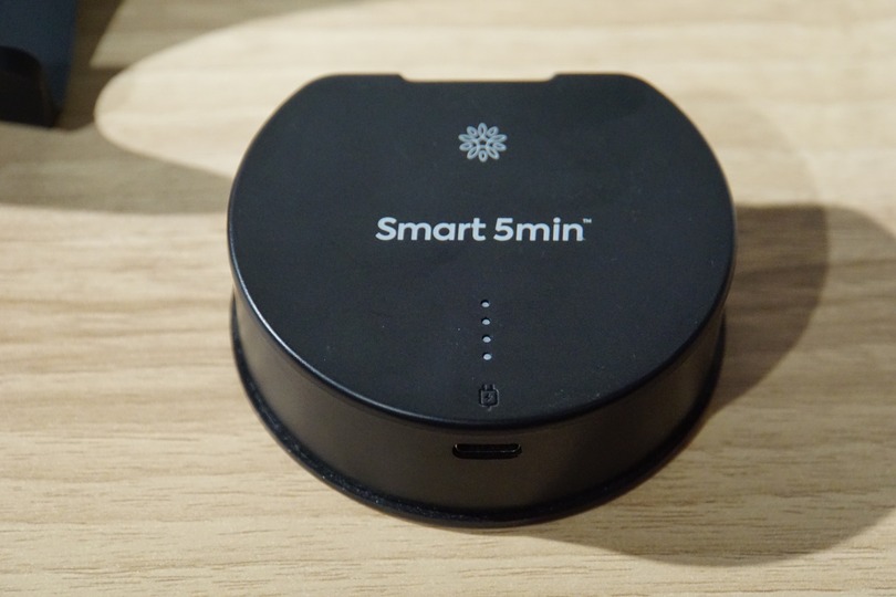 スマートバスマットのissinが「Smart 5min」発表。スマホとバンドで心拍数連動エクササイズ、毎日5分で運動を習慣化