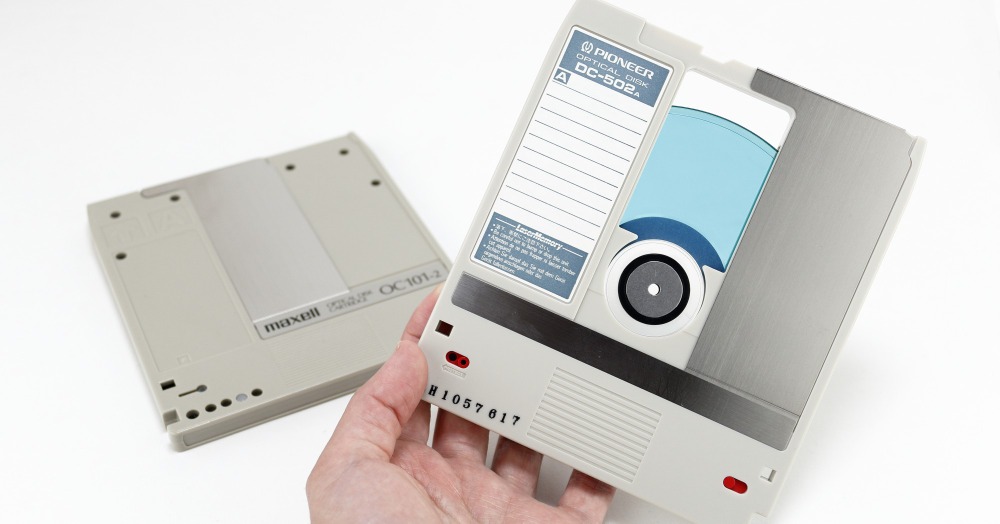 5.25インチMOとそっくりなのに1度しか書き込みできない「130mm追記形光ディスクカートリッジ」（650MB、1987年頃～）：ロストメモリーズ  File012 | テクノエッジ TechnoEdge