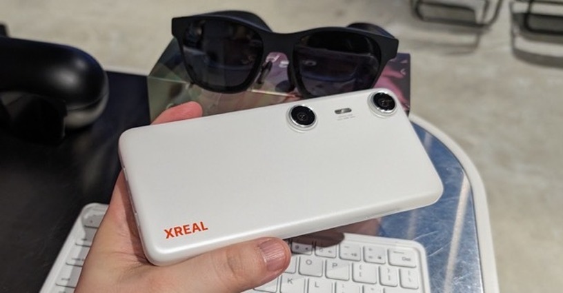 XREAL Beam Pro発表、3万2980円から。3Dカメラ搭載、ARグラス専用の「空間コンピューティングデバイス」 画像
