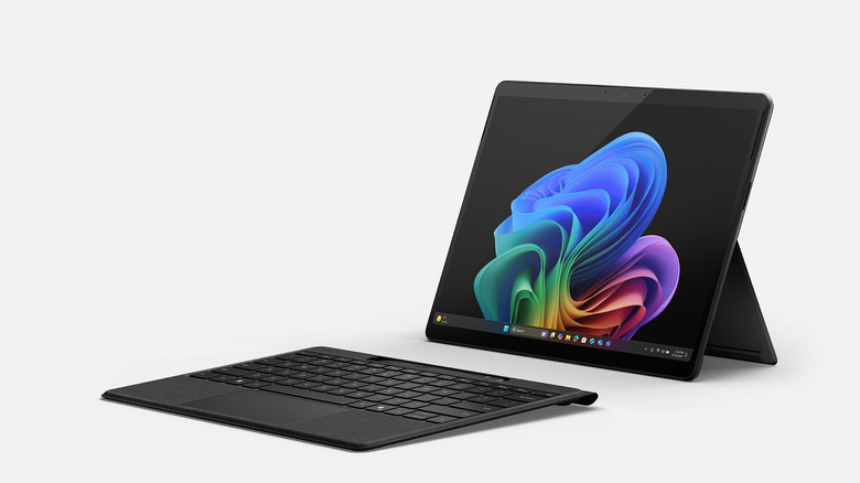 第11世代Surface Pro発表、有機EL版は約30万円から。新型キーボードは8万円