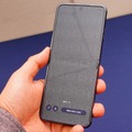 大きくなったハイエンド縦折りフォルダブル「razr 50 ultra」ハンズオン。懐かしのホットピンクも（石野純也）