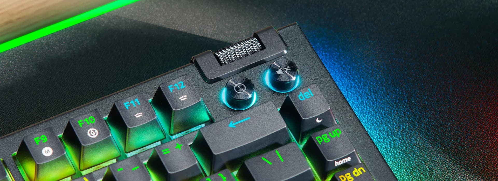 Razer BlackWidow V4 75%発売。省スペースでホットスワップ対応の