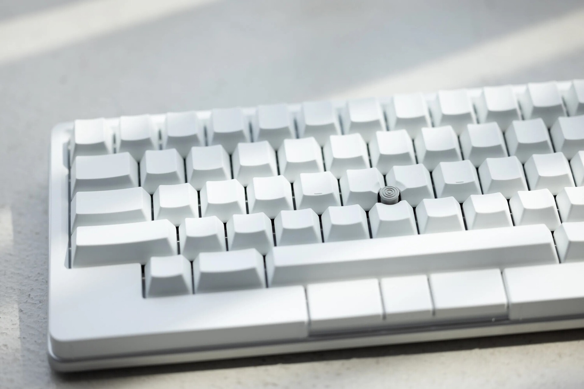 HHKB Studio(墨・雪)と無刻印キートップが特別価格で期間限定セット販売「真のプロフェッショナルと称賛されることになるでしょう」 |  テクノエッジ TechnoEdge