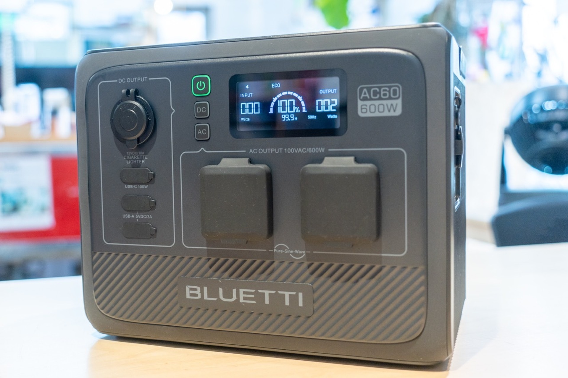注目のポータブル電源 BLUETTI AC60 を徹底解説。UPSにも容量拡張も 