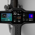 自転車ハンドルにサイコンやスマート機能を内蔵「Flitedeck」。創業者は資金をOnlyFansで調達