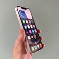 iPhone 16e の実機に触れて“e”の意味がわかった……というか聞きました（スマホ沼）