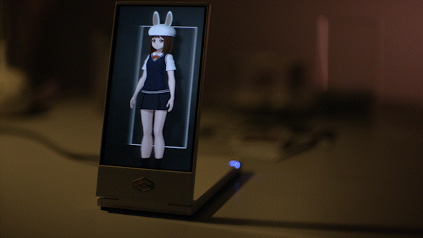 現実の魔法具、iPhoneサイズの立体映像装置「Looking Glass Go」。2台も買って何をするのか（CloseBox）