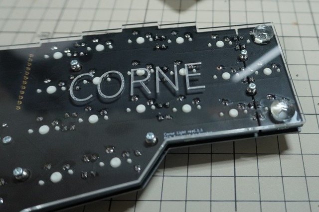 キーボード沼聖地で入手した自作キット「Corne Cherry Light」、組み立てへ進む。だがしかし（小寺信良）