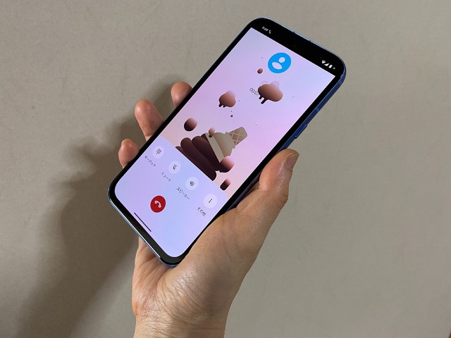 電話中にうんちサウンド送信もできる「音声絵文字」って？　独自機能もあるPixel 8aのお得度（Google Tales）