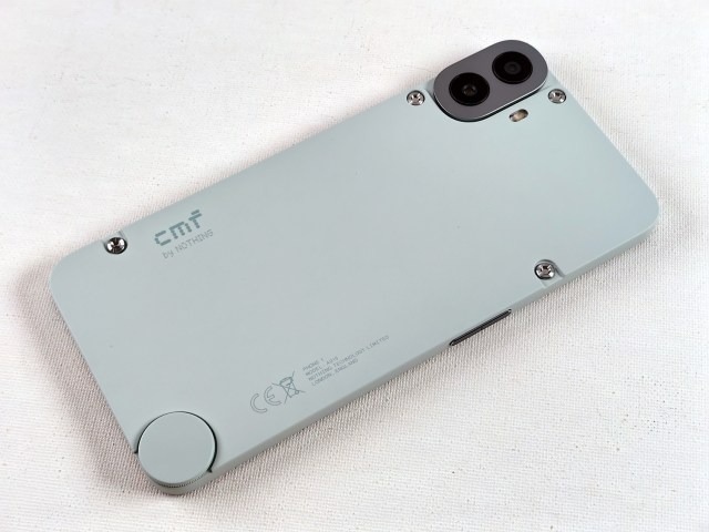 日本未発売のCMF Phone 1、交換カバーとパーツで色のカスタムを楽しむ(山根康宏）