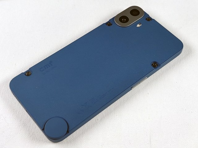 日本未発売のCMF Phone 1、交換カバーとパーツで色のカスタムを楽しむ(山根康宏）