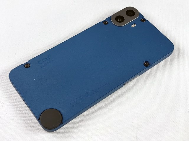 日本未発売のCMF Phone 1、交換カバーとパーツで色のカスタムを楽しむ(山根康宏）