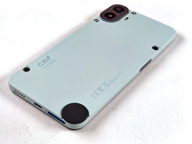 日本未発売のCMF Phone 1、交換カバーとパーツで色のカスタムを楽しむ(山根康宏）