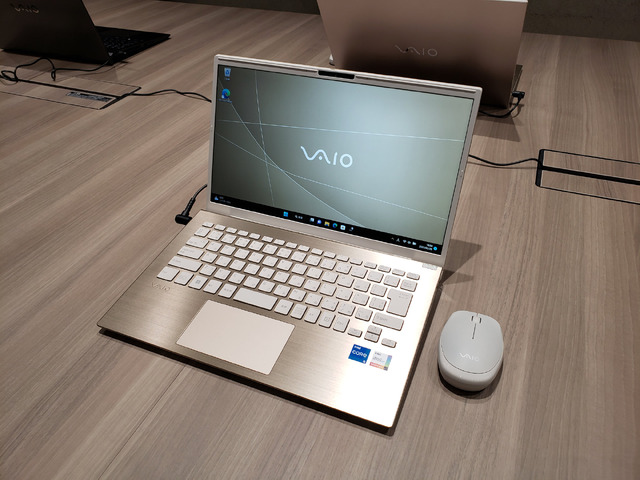 VAIO F14 / F16発表「愛される定番」目指す新機軸スタンダードノートPC