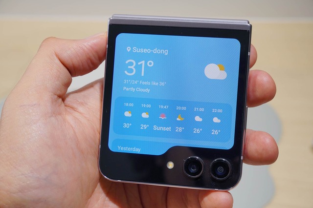 Galaxy Z Fold5 / Flip5ハンズオン。ヒンジの隙間がなくなり薄型化、ISP改善でカメラの画質向上に期待（石野純也）